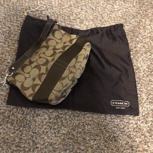 COACH SIGNATURE HOBO